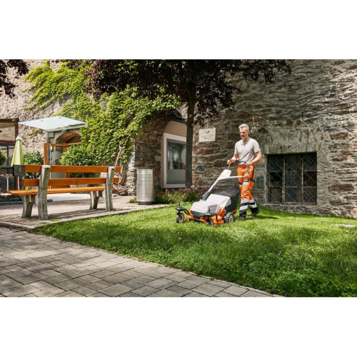 Аккумуляторная газонокосилка STIHL RMA 765 V