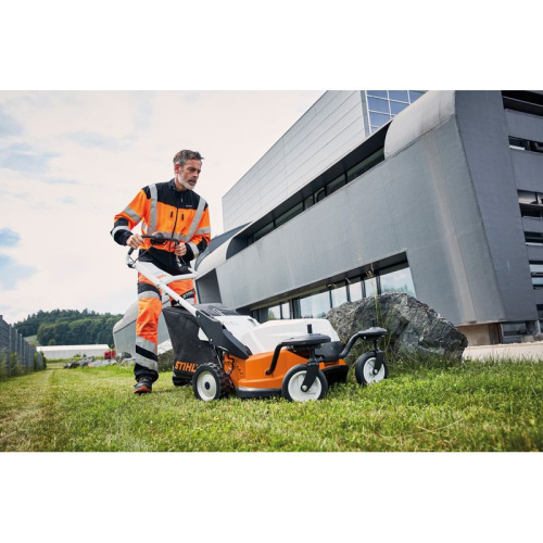 Аккумуляторная газонокосилка STIHL RMA 765 V