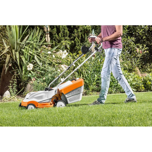 Аккумуляторная газонокосилка STIHL RMA 235